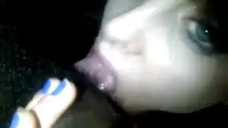 كوغرات روسيات ناضجات يأخذن العيدان الشابة بقوة