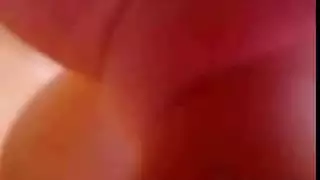 مهرجان جنسي في حافلة مزدحمة: غرباء يتحرشون بمؤخرتي