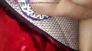 راتب الفجر: شابان يمارسان الجنس أمام الكاميرا من أجل المال