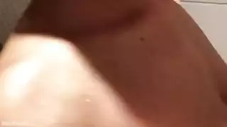 مفلسة ومثيرة: أول فيلم إباحي منزلي لها