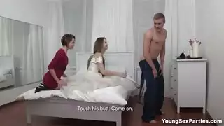 جنس جماعي صريح لكارمن فوكس: فتيات مراهقات في فعل جماعي صعب