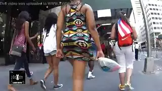 يعري الفتاة البيضاء ذات المؤخره الكبيره