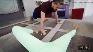 سكس مع بنات خدامات في الفندق ترجمه عربي شيء لذيذ