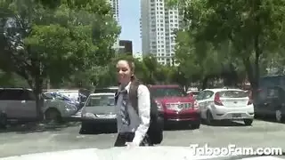 خيال زوج الأم: ممارسة الجنس مع مراهقة آسيوية تئن