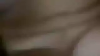 ثنائي أنجي الخوري الجامح: إيلاج مزدوج مع حبيبته