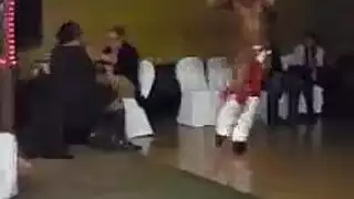 جَمال مَسرَحي مُوشَم يَأخُذ عِصَابَة جِماع خَشِنة في الأستوديو