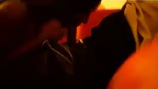 أفلام إباحية: زوج مثير ينكح زوجته بعمق