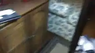 زوج يدخل زبه ي كس زوجته خلفي بحرارة