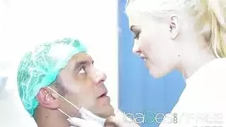 مودرن طبيب الأسنان