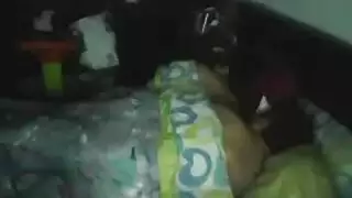 فيلم إباحي قوي في غرفة النوم: زوجة سمراء تتعرض للضرب