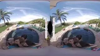 واقع افتراضي جماعي: حفلة حوض السباحة مع عاهرات مثارة