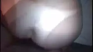 الممثل ينزل ويداعب فرج هيفاء الرطب تمامًا