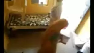 أبي المفلس يمنح فتاته المشاغبة تجربة بورن صعبة كانت تتوق إليها