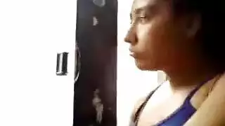 عرض سكس سحاقي: جلسة منى وشيما المثيرة