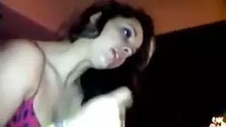 مقطع إباحي: الزوج يمارس الجنس مع زوجته بعنف وعمق