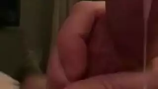 مراهقة شديدة تحصل على حمولة مرضية من قضيب نائب الرئيس السميك