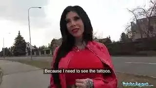 أفلام إكس إكس إكس في الخارج: حلق ومهبل مملوءان في مكان عام