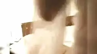 ليلة الدخلة الإباحية: فض بكارة فتاة سعودية ساخنة