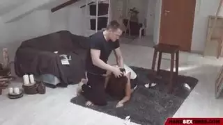 اعندما تعلق يدها في بلوعة يغتصبها مترجم