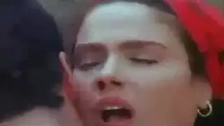 لوسي نيك كبيرة الصدر في فيلم إباحي مصري مداعبة أثداء على السطح وجنس خام