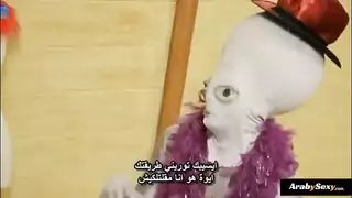 فرخة ممحونة تتعرض لتفحيص شرجي من وحش فضائي ناشف