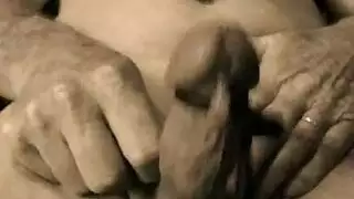 هواة صغار مقيدون ويتم اختراقهم مزدوج في إباحية قاسية