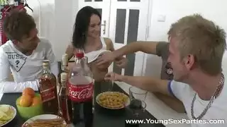 شريط جنسي صريح بين فتى وفتى